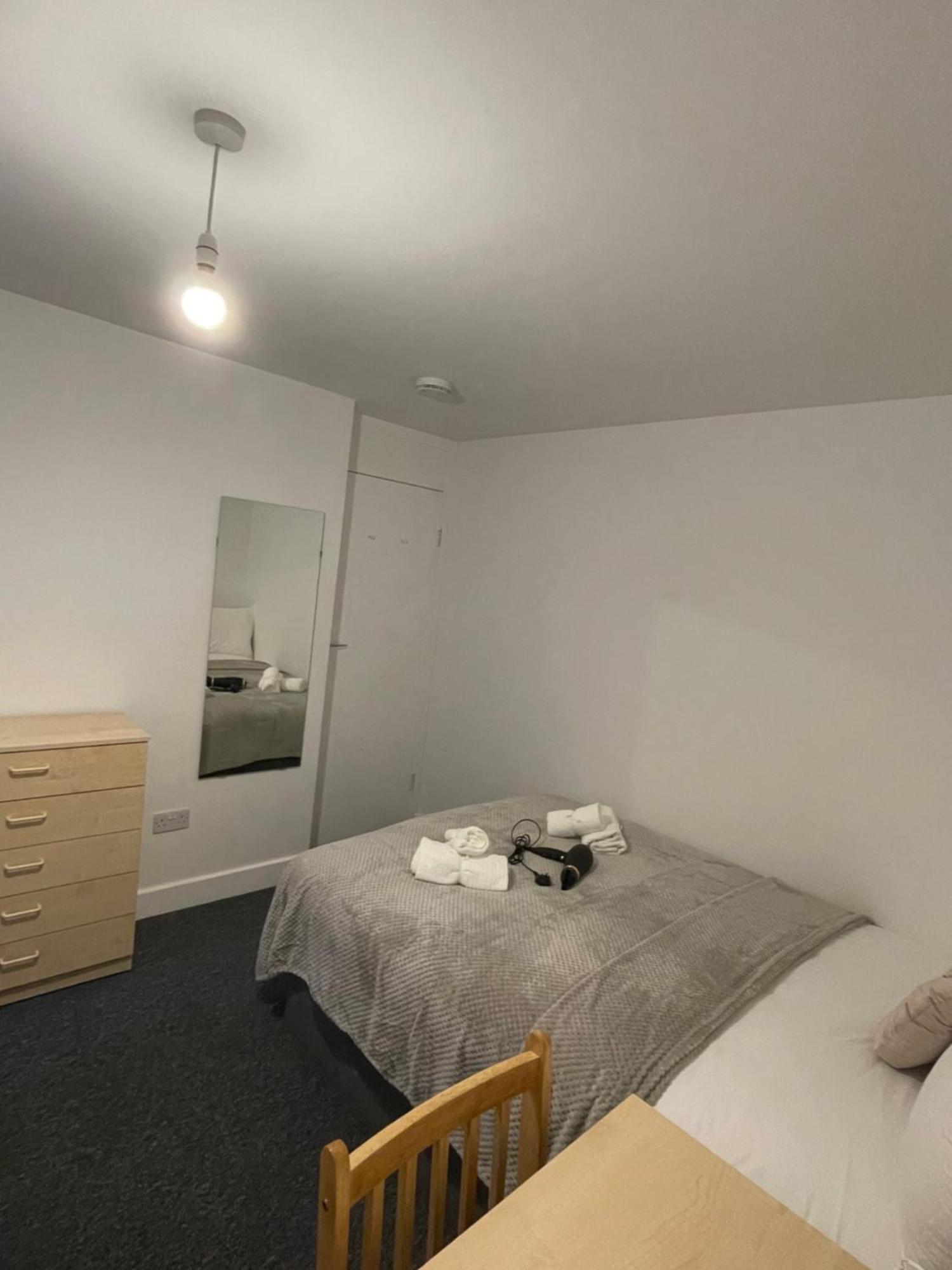 Lovely Triple And Quadruple Rooms In Euston & Square In Central London Exteriör bild