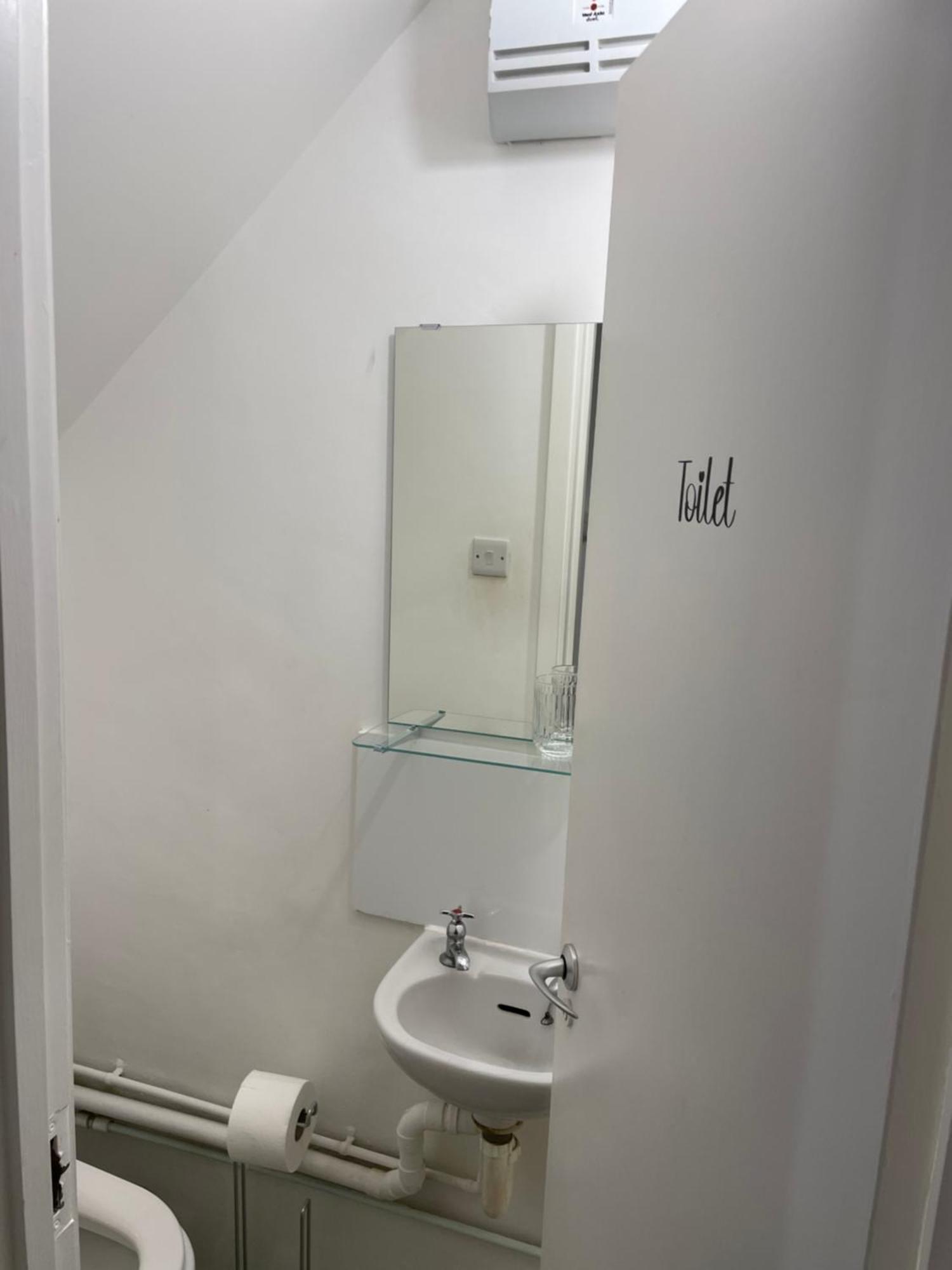 Lovely Triple And Quadruple Rooms In Euston & Square In Central London Exteriör bild