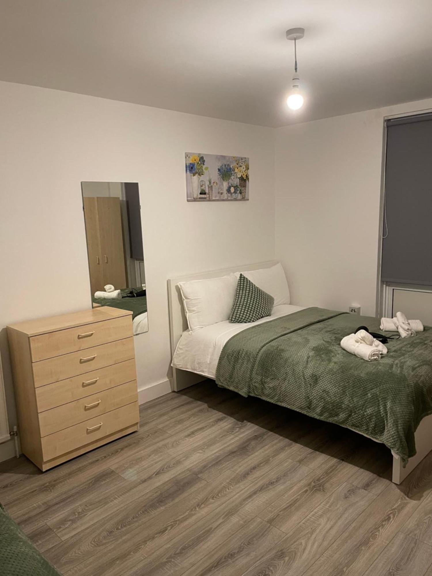 Lovely Triple And Quadruple Rooms In Euston & Square In Central London Exteriör bild